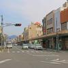 JR桐生駅前の商店街(フリー素材より)