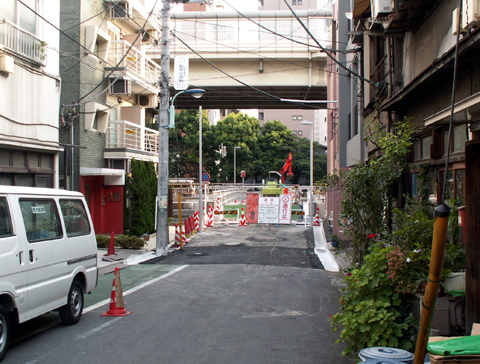 工事中の華水橋