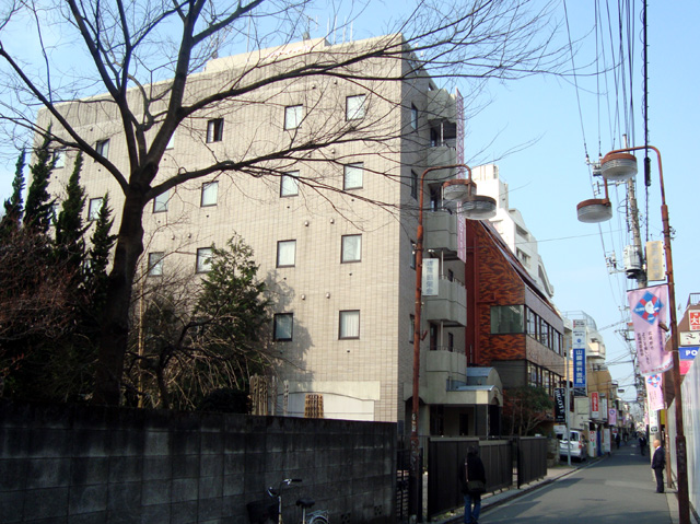 シティテル武蔵境と一番街通り
