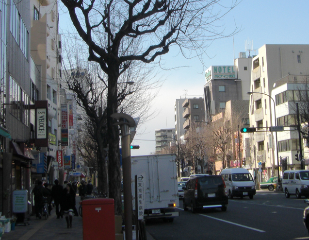 青梅街道と「クラブイン荻窪」