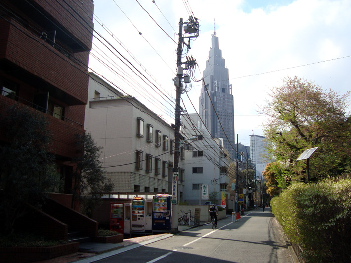 教弘会館ホテルグリーンパークと周辺の景観